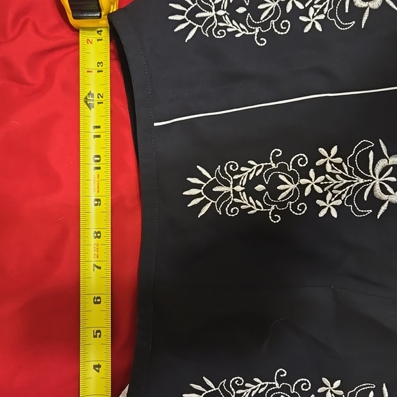 Ann Taylor Loft black embroidered skirt - Picture 6 of 6